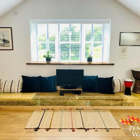 The Boat House, Spacious Village